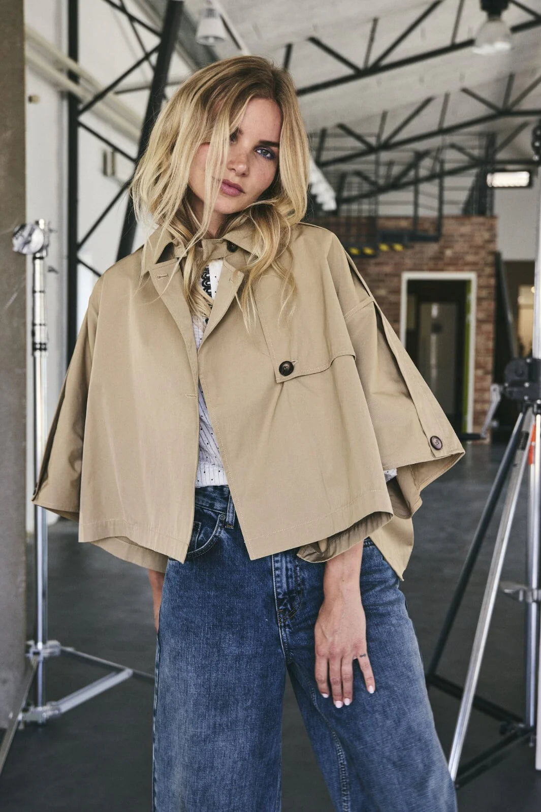 Co'Couture | Franciscc Crop Cape Jacket - Khaki (246-30272)