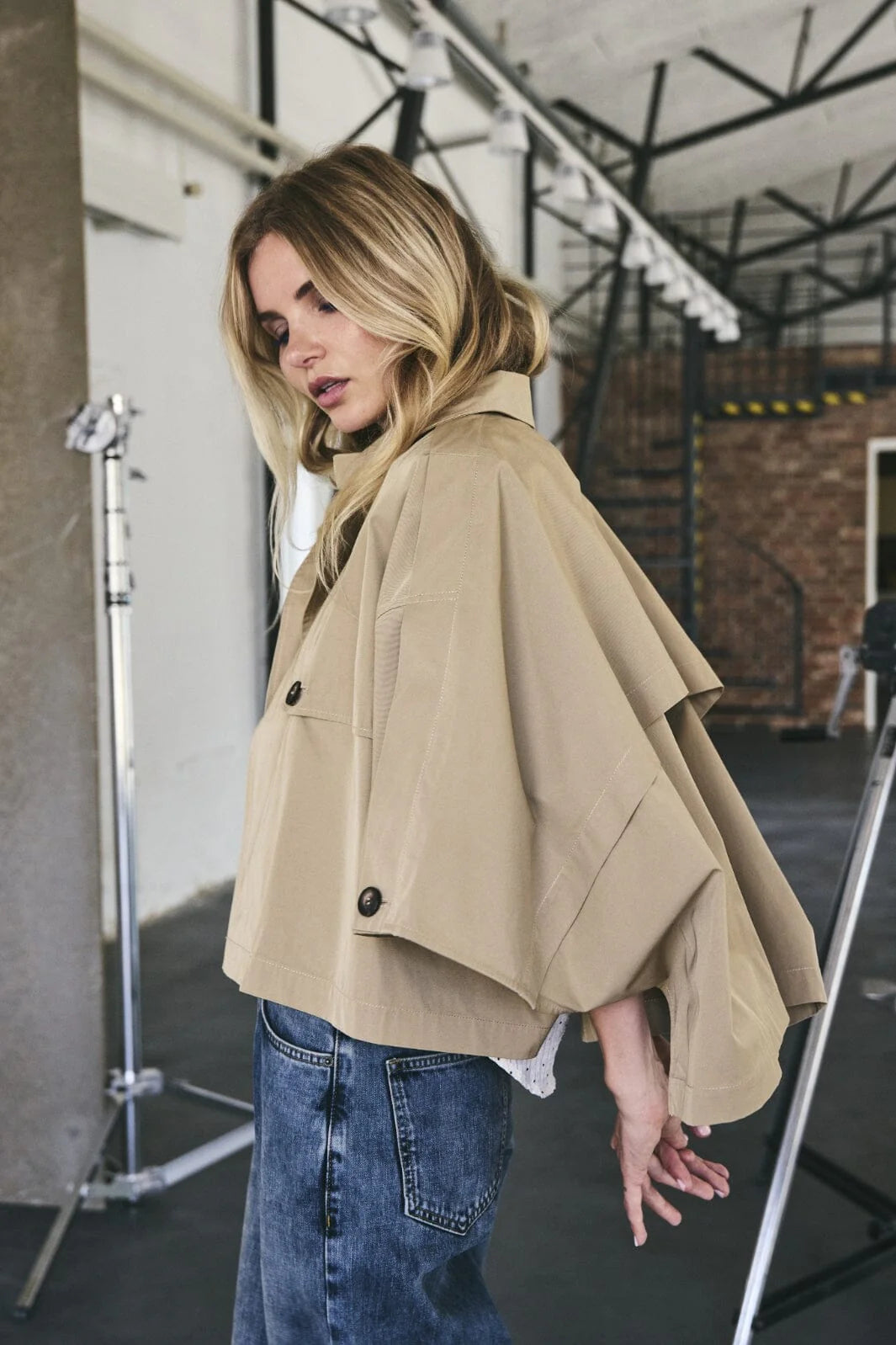 Co'Couture | Franciscc Crop Cape Jacket - Khaki (246-30272)