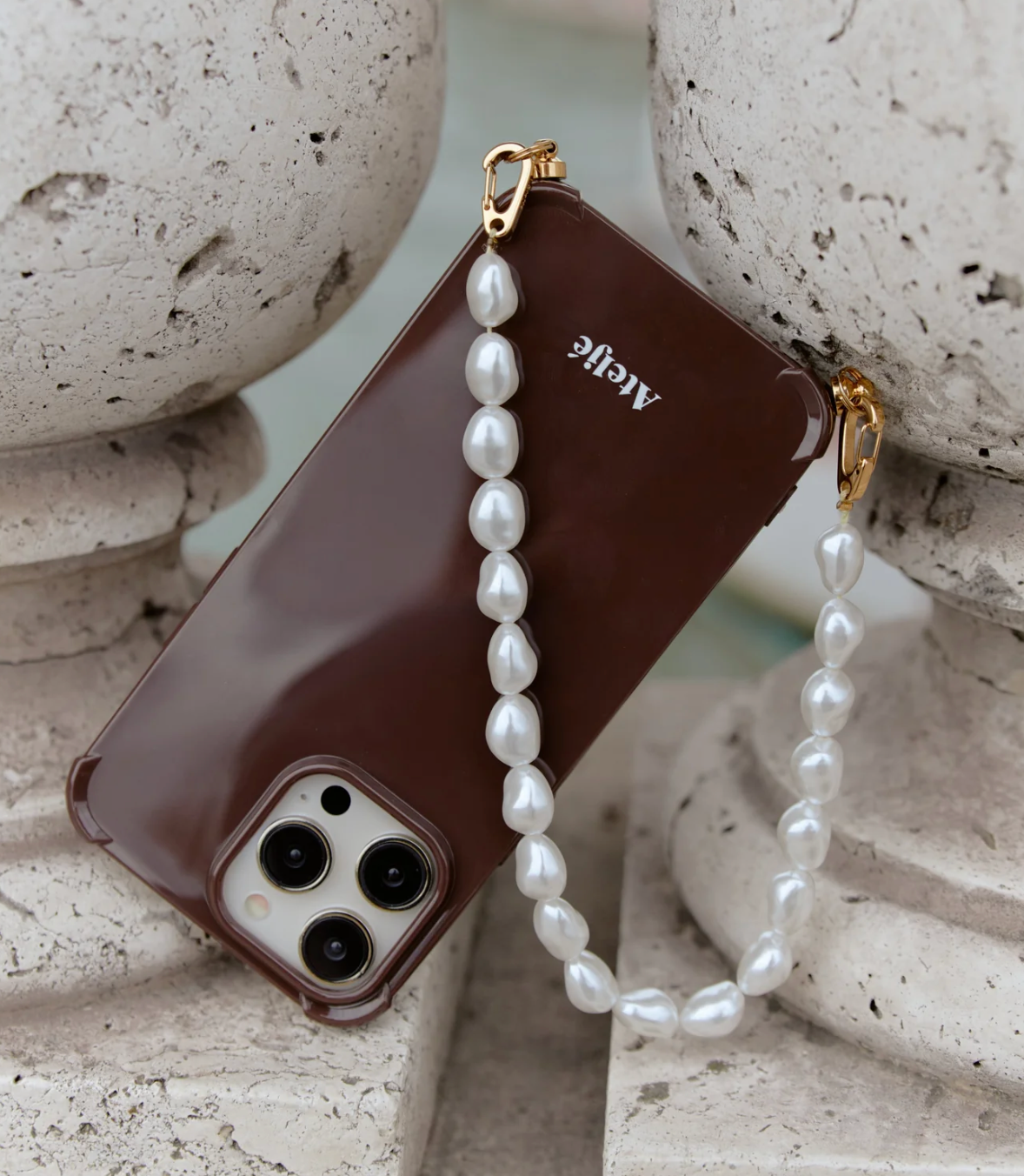 Ateljé | Dark brown recycled iPhone case